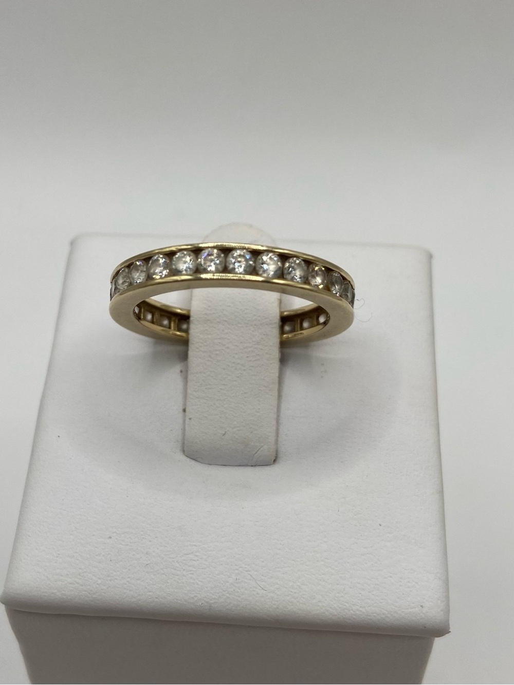14K Yellow Gold Channel Set Simulated Diamond Band Ring Size 7 Classic Wedding
